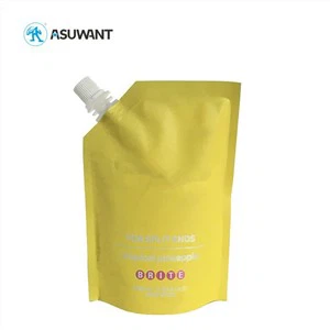 Sacchetto liquido per detersivo per lavanderia liquida con ugelli con cappuccio